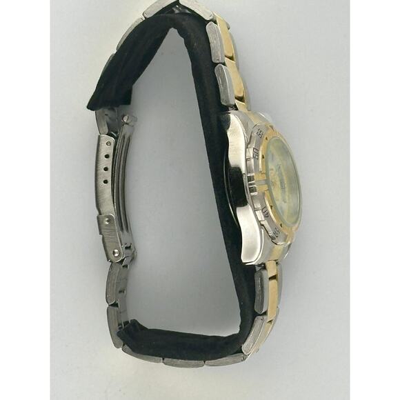 Genevex Quartz Date Watch 3ATM 100ft water resistant Golden & Silver Color - Picture 9 of 9